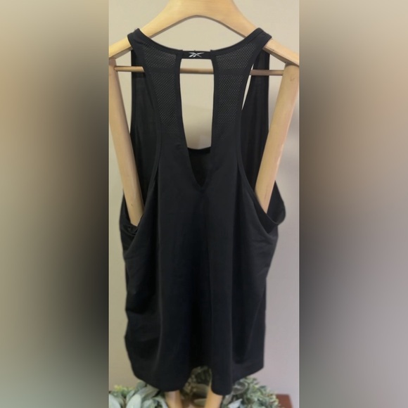 Reebok Activchill Black Athletic Tank Top Medium NWT - Picture 2 of 5